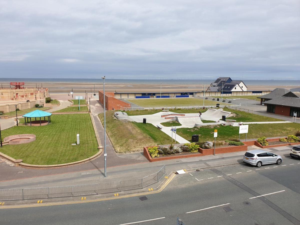 Sand Beach Hotel Rhyl Exterior photo